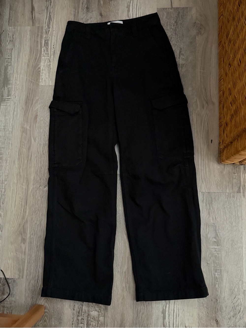 Aritzia TNA Corbett Mid Rise Cotton Cargo Streetwear Pant Black Size 2 - Picture 7 of 8